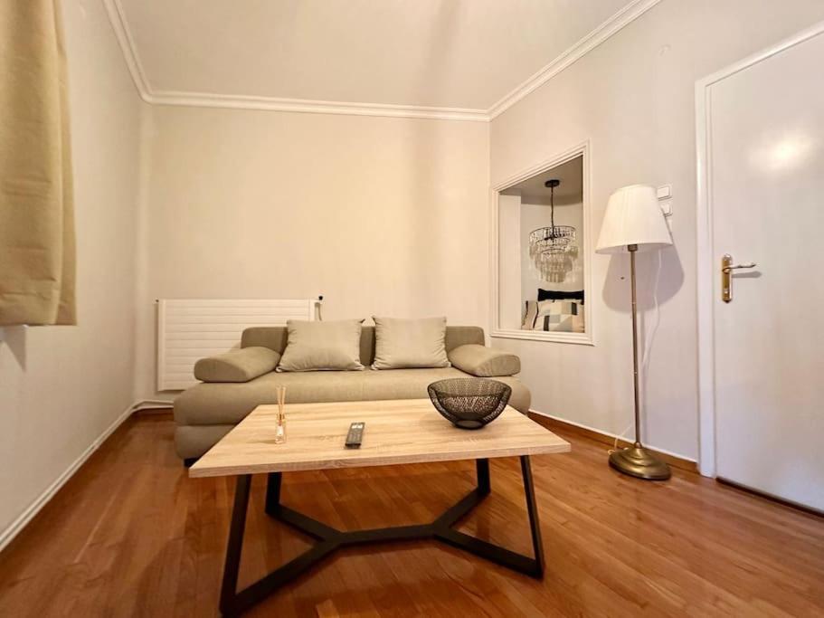 אתונה Central House In Plaka מראה חיצוני תמונה